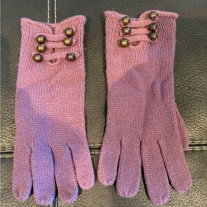 Cute Winter Gloves With Button Accents